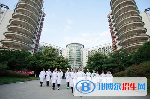 四川大學附設華西衛(wèi)生學校天府校區(qū)2021年學費、收費多少