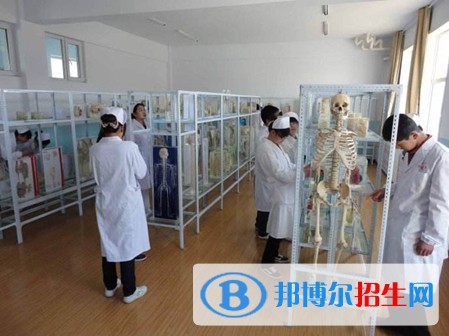 四川省成都衛(wèi)生學(xué)校2021年學(xué)費、收費多少