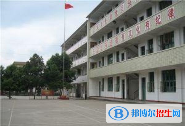 姚安縣職業(yè)高級(jí)中學(xué)2021年學(xué)費(fèi)，收費(fèi)多少