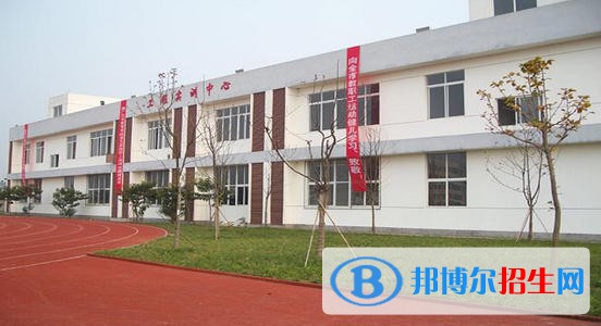 廣漢職業(yè)中專(zhuān)學(xué)校2021年學(xué)費(fèi)、收費(fèi)多少