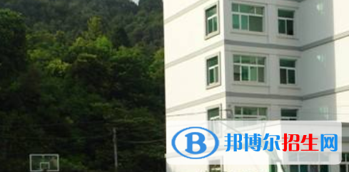 樂山市金盾職業(yè)學校怎么樣、好不好