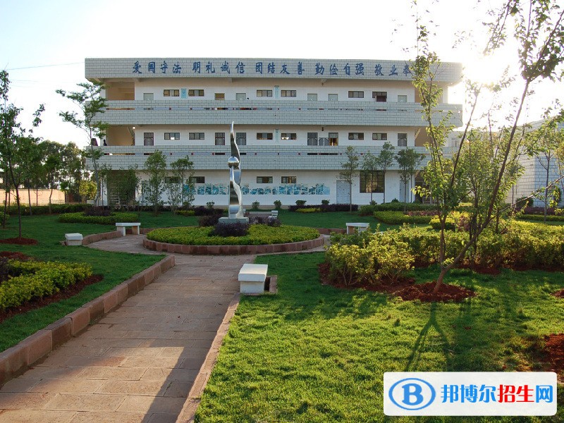 云南省輕工業(yè)學(xué)校2021年報(bào)名條件、招生對(duì)象、招生要求