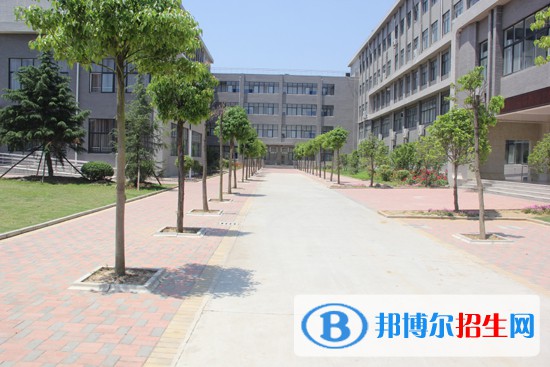 廣西2021年初中畢業(yè)女生上什么中專學校好