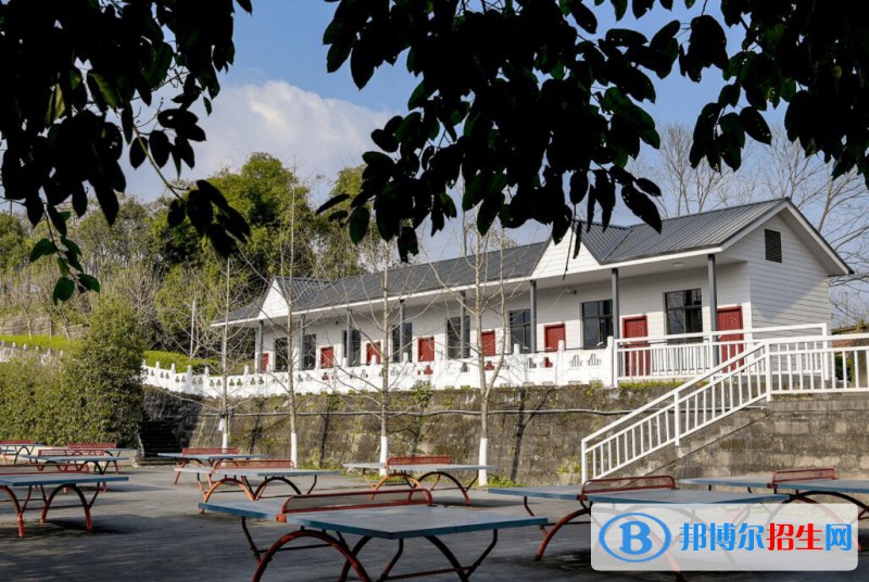 重慶幼兒師范高等?？茖W(xué)校五年制大專網(wǎng)站網(wǎng)址