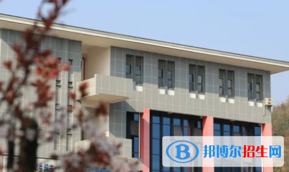 貴陽2021年設(shè)有汽修學(xué)校的公辦大專學(xué)校