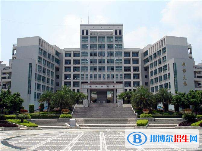 青島第二衛(wèi)生學(xué)校2021年有哪些專(zhuān)業(yè)