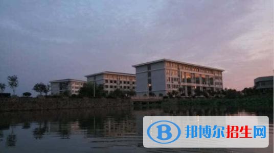 南京2021年衛(wèi)校好的大專學校