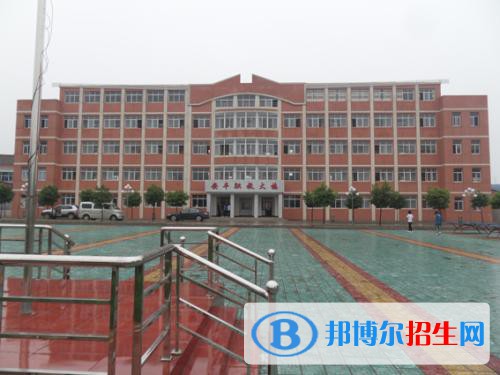 安徽2021年女生中專學什么專業(yè)好找工作