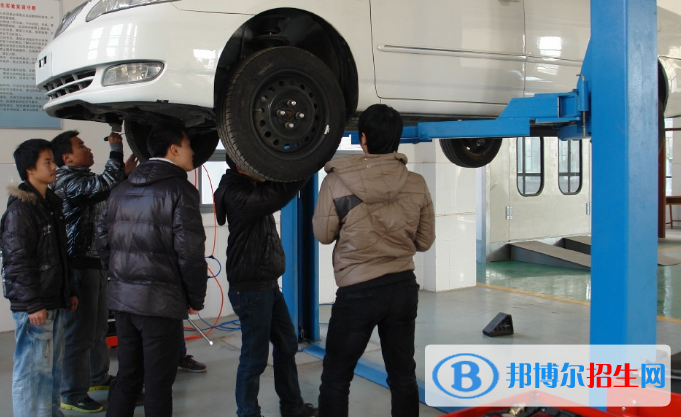 貴陽(yáng)2021年汽修學(xué)校學(xué)什么好