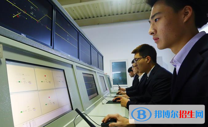 貴州初中生報什么軌道交通學(xué)校