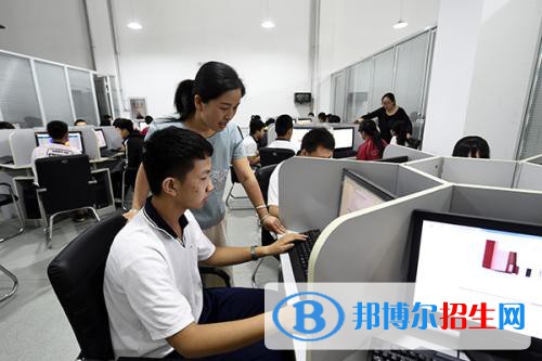 四川2021年讀電子商務(wù)學(xué)校一年要多少錢