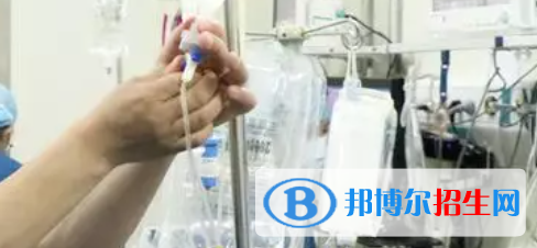 成都2021年男生讀護理學校好不好