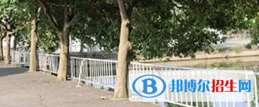 成都2021年護理學(xué)校有女生嗎