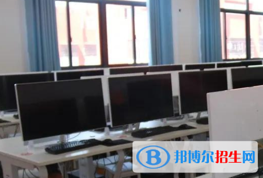 杭州2021年女生學計算機學校好找工作嗎