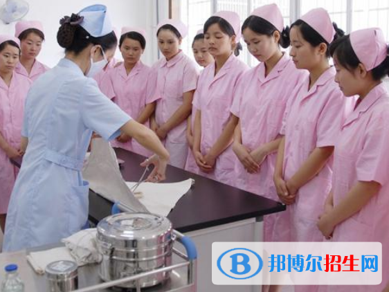 西安2021年去讀衛(wèi)校學什么對以后好一點