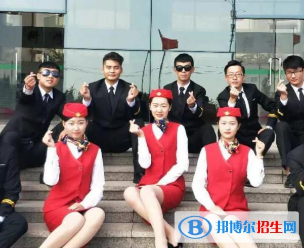 蘭州2022年航空服務(wù)學(xué)校中專升大?？际裁? width=