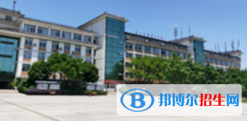 四川現(xiàn)代藝術(shù)學(xué)校2022年招生辦聯(lián)系電話
