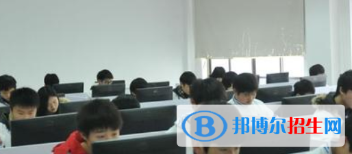 成都2022年計(jì)算機(jī)學(xué)校什么專(zhuān)業(yè)適合男生