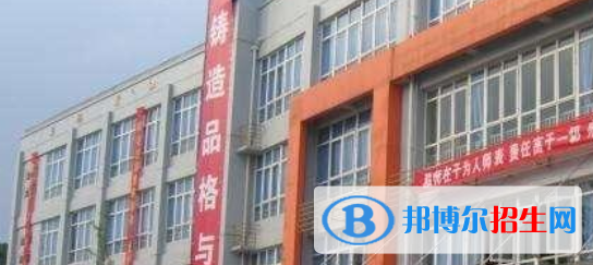 四川省人民醫(yī)院護(hù)士學(xué)校2022年學(xué)費(fèi)、收費(fèi)多少
