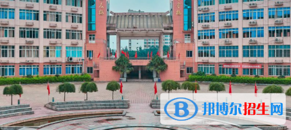成都中醫(yī)藥大學(xué)附屬醫(yī)院針灸學(xué)校怎么樣、好不好