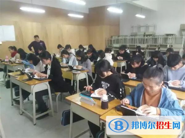 四川2022年中專(zhuān)學(xué)校會(huì)有什么專(zhuān)業(yè)適合那女生