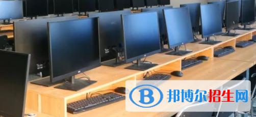 成都2022年女生讀計算機學(xué)校學(xué)什么好