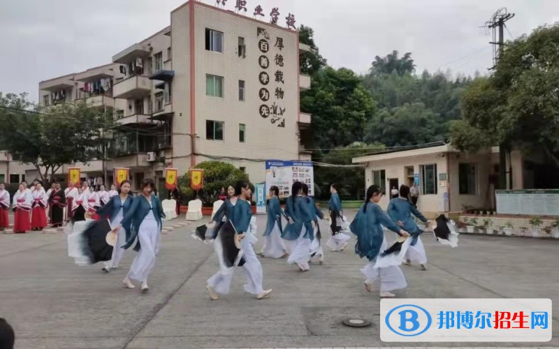 樂(lè)山振興中等職業(yè)學(xué)校2022年報(bào)名條件、招生要求、招生對(duì)象