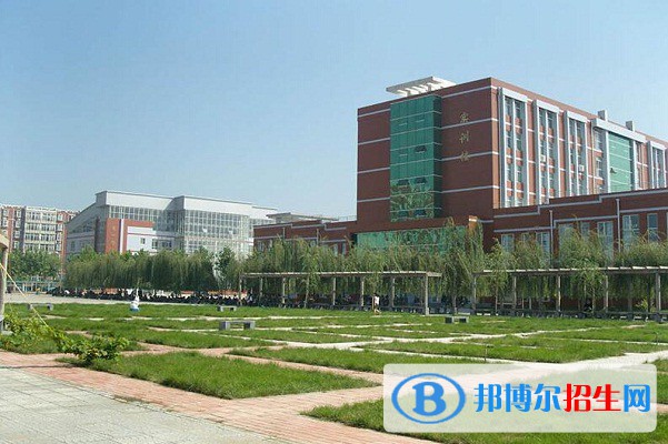 西安藍(lán)天科技學(xué)校2022年學(xué)費(fèi)，收費(fèi)多少