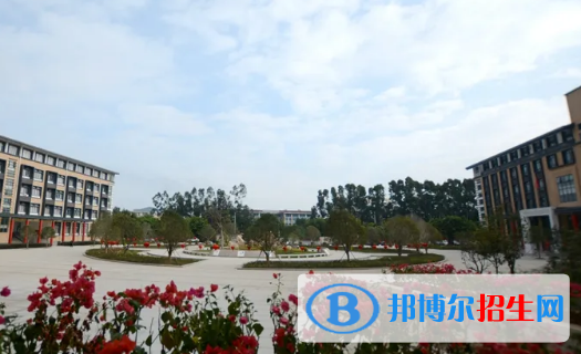 貴陽(yáng)2022年男生學(xué)什么中專(zhuān)學(xué)校好