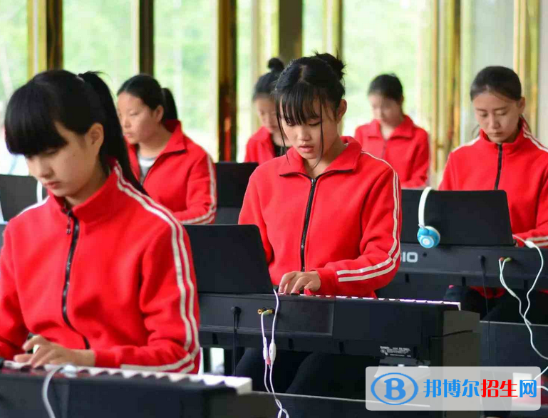 河北2022年女生學幼師學校有前途嗎