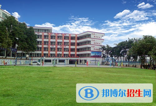 四川省興文縣職業(yè)技術學校學費2022年招生錄取分數(shù)線