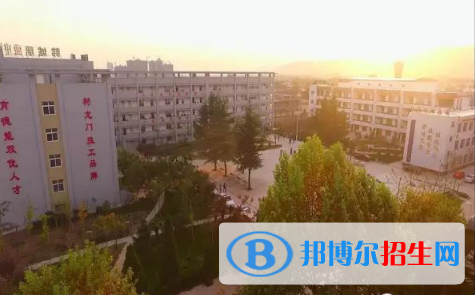 保山隆陽(yáng)區(qū)職業(yè)技術(shù)學(xué)校2022年招生辦聯(lián)系電話
