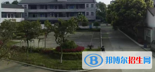 成都莊園機電職業(yè)技術(shù)學(xué)校2022年招生辦聯(lián)系電話