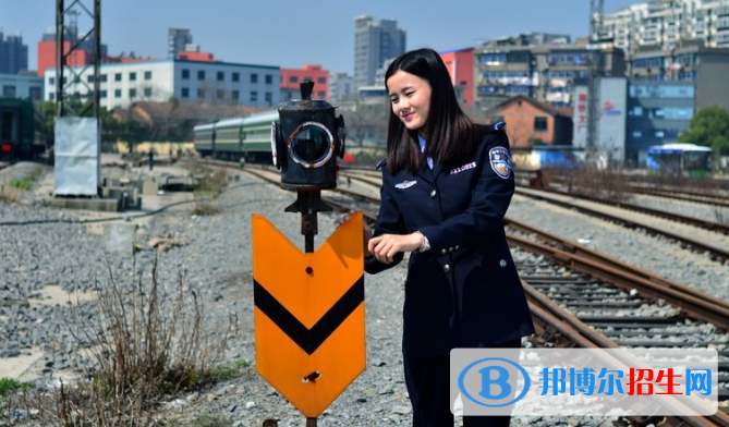 石家莊華強(qiáng)鐵路工程中等專(zhuān)業(yè)學(xué)校怎么樣、好不好