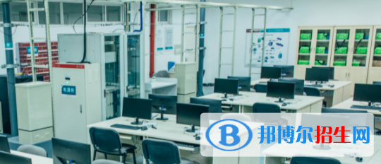 成都2022年讀計算機學校要多少錢