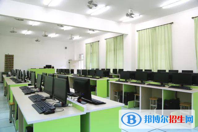 河北2022年初中生讀計(jì)算機(jī)學(xué)校