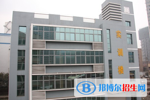 達州財貿(mào)學(xué)校2022年學(xué)費、收費多少
