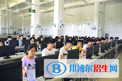 河北2022年女生學什么計算機學校好