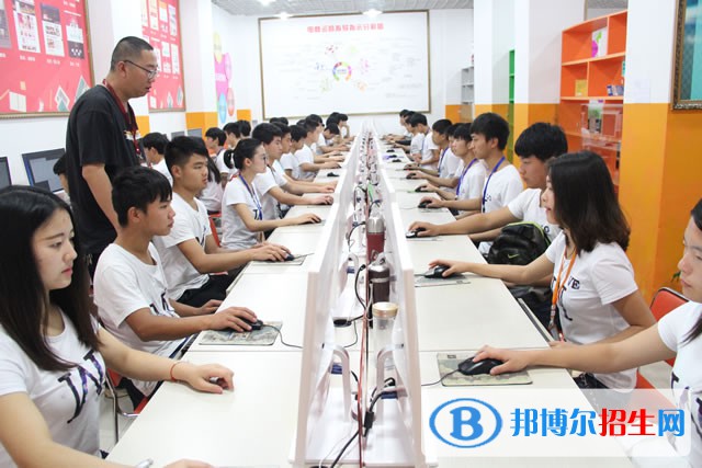 河北2022年女生上計算機學(xué)校學(xué)什么好