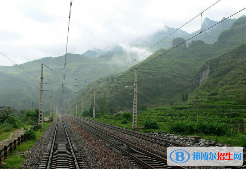 河北2022年職高和鐵路學校有哪些區(qū)別