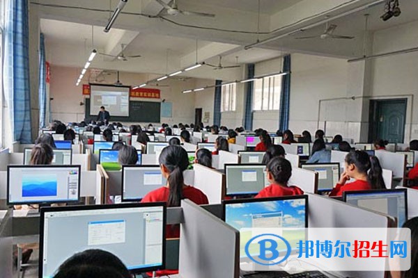 河北2022年女生可以讀計算機(jī)學(xué)校嗎