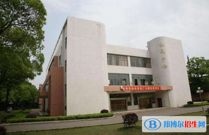 重慶萬州商貿(mào)中等專業(yè)學(xué)校2022年報名條件、招生要求、招生對象
