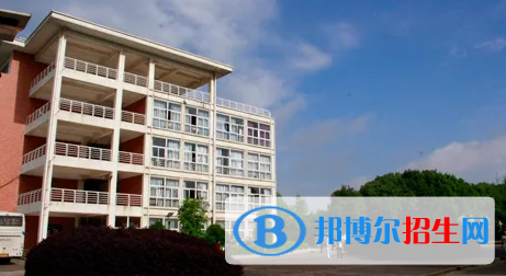 昆明市臺(tái)湘科技學(xué)校2022招生辦聯(lián)系電話(huà)