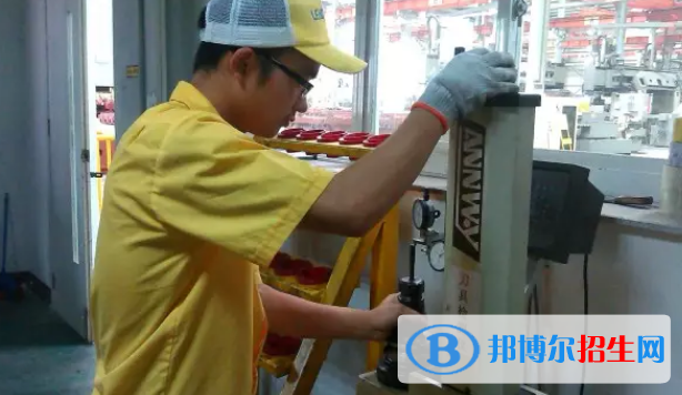 機械設(shè)計與制造專業(yè)