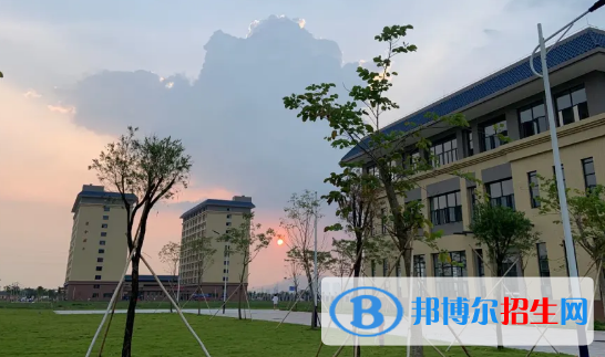 貴陽(yáng)2022年本科和中專有什么區(qū)別
