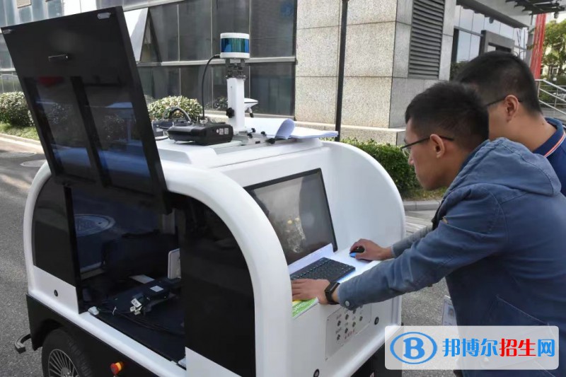 江蘇汽車技師學院2022年招生辦聯系電話