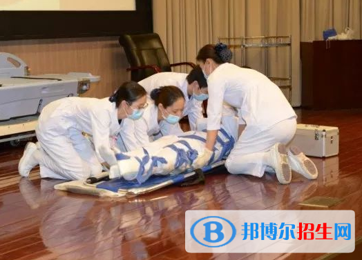 重慶2022年護理學(xué)校里面都有哪些專業(yè)