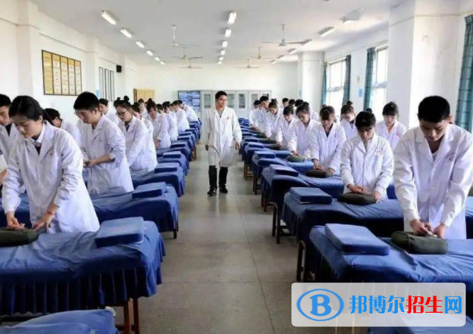 重慶2022年護理學校讀什么專業(yè)有前途