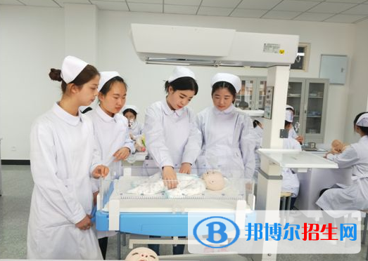重慶2022年讀護(hù)理學(xué)校讀什么專(zhuān)業(yè)好