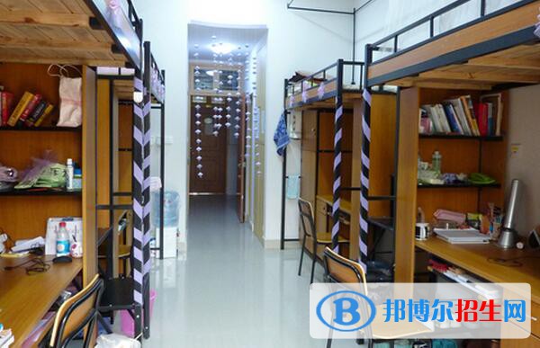 施甸縣職業(yè)高級(jí)中學(xué)2022年宿舍條件